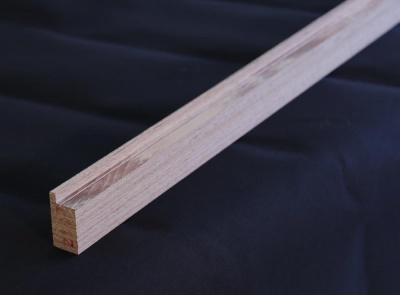 Рояльный фигурный лейстик(1410 мм), несверлёный, многослойная клееная древесина